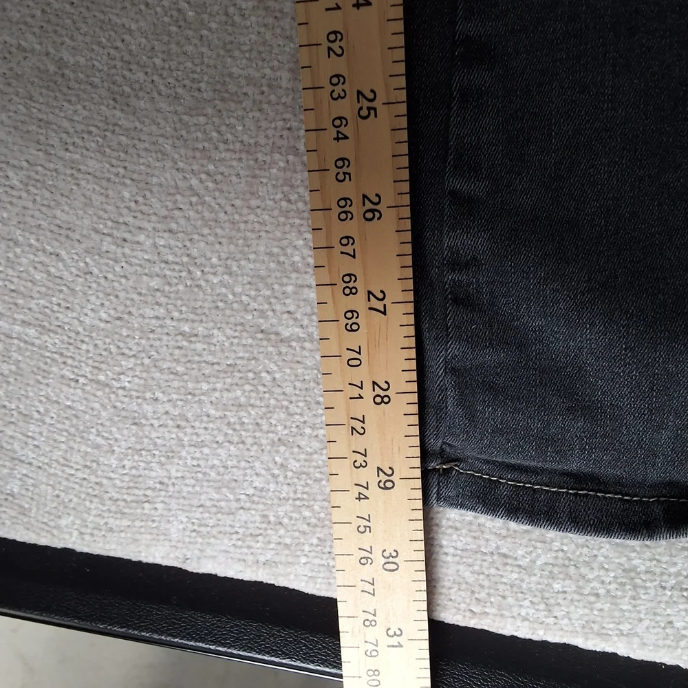 Forever 21 Premium High Rise Black Denim Cargo High Rise Flared Jeans Size 30 - Picture 3 of 5